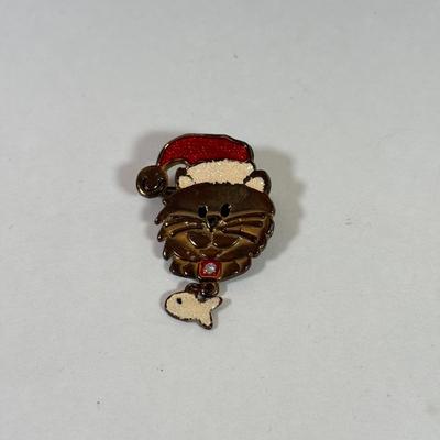 LOT 152L: Collection of Vintage Cat Pins and Brooches