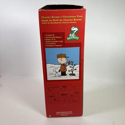 LOT 154L: Merry Christmas, Charlie Brown! Tree w/ Box, Snowglobe