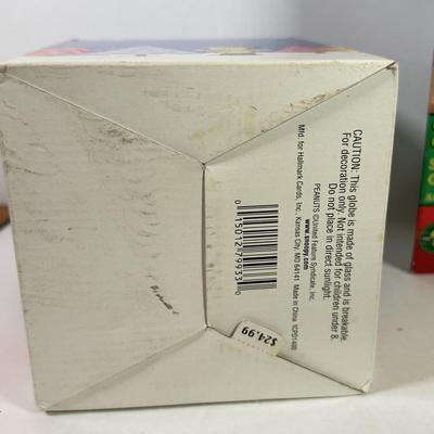 LOT 154L: Merry Christmas, Charlie Brown! Tree w/ Box, Snowglobe
