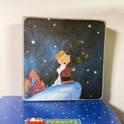 LOT 154L: Merry Christmas, Charlie Brown! Tree w/ Box, Snowglobe