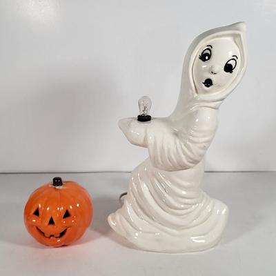 LOT 157: Six Assorted Halloween Themed Decorations