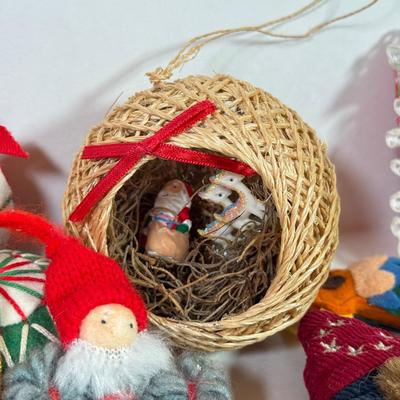 LOT 172K: Collection of Vintage Soft Plush & Fabric Christmas Tree Ornaments