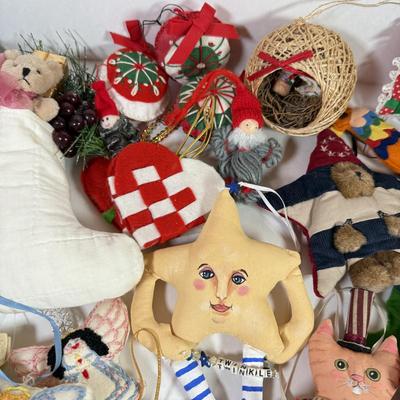 LOT 172K: Collection of Vintage Soft Plush & Fabric Christmas Tree Ornaments