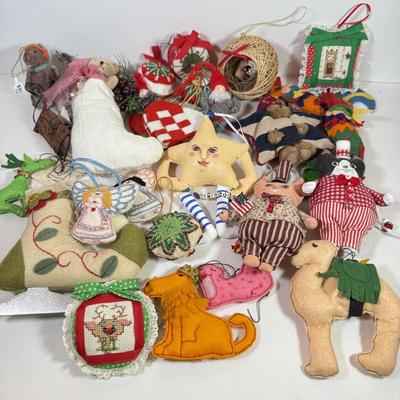 LOT 172K: Collection of Vintage Soft Plush & Fabric Christmas Tree Ornaments