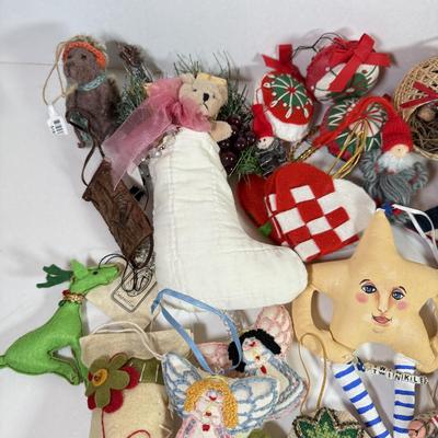 LOT 172K: Collection of Vintage Soft Plush & Fabric Christmas Tree Ornaments