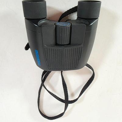 LOT 183D: Bushnell 8X23 Binoculars W/Soft Case, Meade Integrated Binocular & Digital Camera With Bird & Insect Books/Guides
