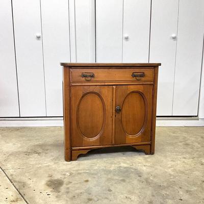 Sale Photo Thumbnail #883: Comes with one shelf
Measurements:
30" in height, 31" in width, 18" in depth