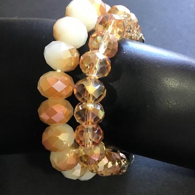 Gold tone beaded stretch bracelet