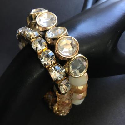 Gold tone beaded stretch bracelet