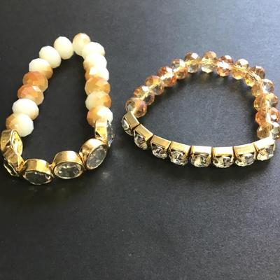 Gold tone beaded stretch bracelet