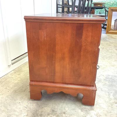 Sale Photo Thumbnail #891: Measurements:
25.5" in height, 25.5" in width, 20" in depth