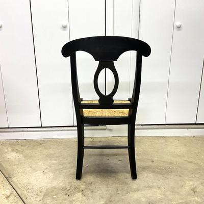 Sale Photo Thumbnail #898: Comes with 4 straw seat chairs
Measurements:
Chairs - 38" in height, 18" width, 15.5" depth
Table - 39.5" in diameter, 29" in height