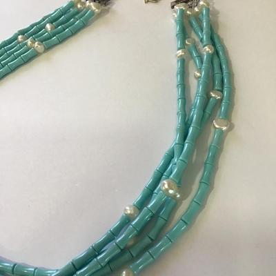 Beautiful Vintage genuine, pearl turquoise, blue choker necklace
