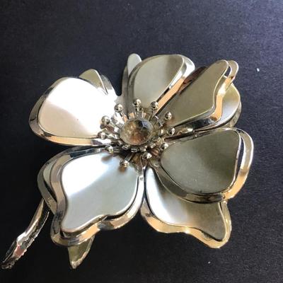 Silver toned flower brooch