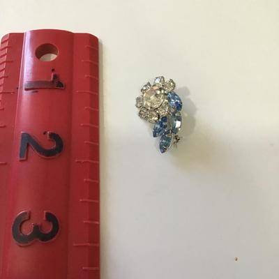 Beautiful Crystal rhinestone, flower pin/brooch