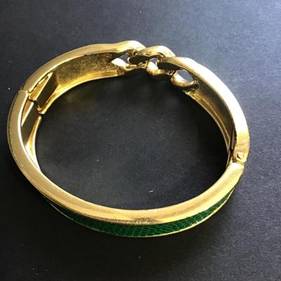 Gold tone bracelet