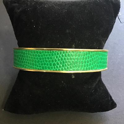 Gold tone bracelet