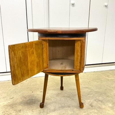 Sale Photo Thumbnail #910: Measurements:
24" in diameter, 28" in height