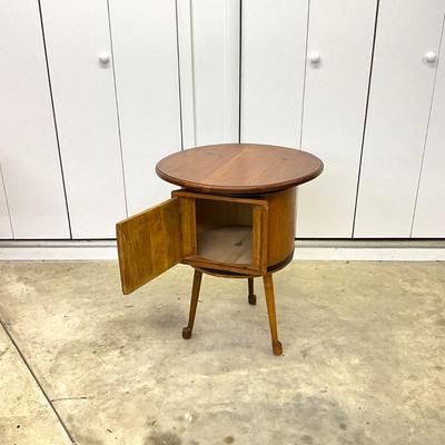 Sale Photo Thumbnail #909: Measurements:
24" in diameter, 28" in height