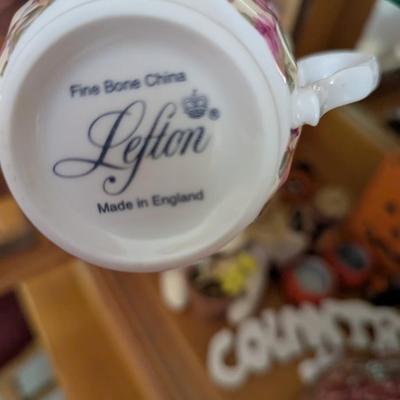 Vintage Tea Cups Fine Bone China Lefton & Two's Company (DR)