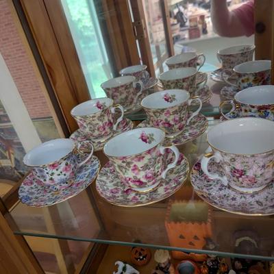 Vintage Tea Cups Fine Bone China Lefton & Two's Company (DR)