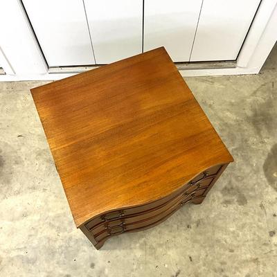 Sale Photo Thumbnail #964: Measurements:
24.5" in depth, 24" in width, 25" in height