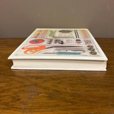 Readers Digest Complete Guide to Sewing