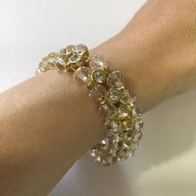 Beautiful vintage glass and crystal rhinestone stretch bead bracelet