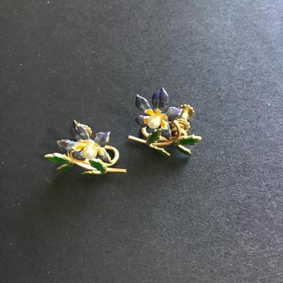 Flower stud screwback earrings