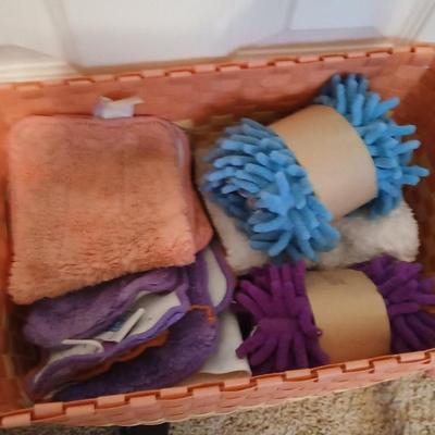 Compact Cleaning Set – Handheld Vacuum, Mop, Storage Baskets & More!