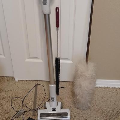 CSV iGo Cordless Stick Vacuum – Lightweight with Charger & Extras