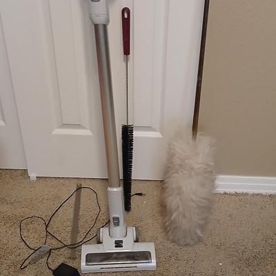 CSV iGo Cordless Stick Vacuum – Lightweight with Charger & Extras