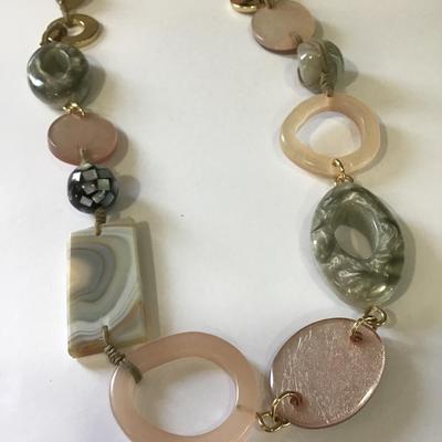 Chicos Super cute, clean, gold, toned, acrylic, bead, stone, bead, statement, necklace