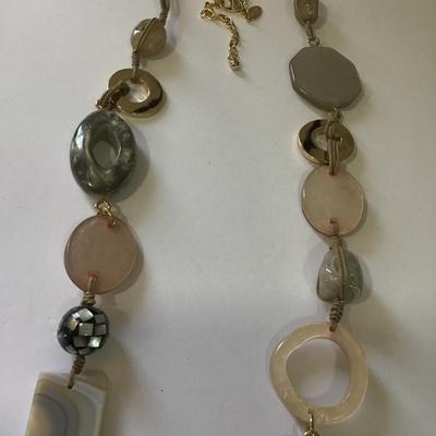 Chicos Super cute, clean, gold, toned, acrylic, bead, stone, bead, statement, necklace