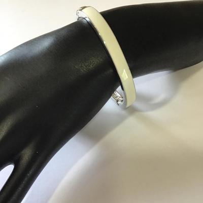 Vintage very nice white enamel, hinged locking bracelet