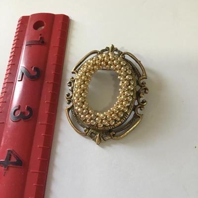 Vintage, antique, gold tone victorian style brooch