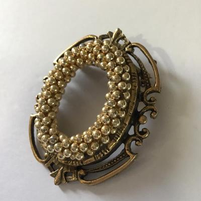 Vintage, antique, gold tone victorian style brooch