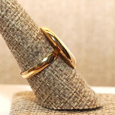 Size 8½ ALL Gold Colored "Rolled Shell" Ring on an OPEN BAND (3.8g)