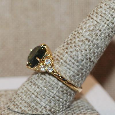Size 9 Smoky GREEN Beveled & Rounded Square Main Stone with Triple Sides Stones on a Gold Tone Band (5.0g)