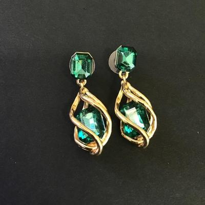 Beautiful gold tones, emerald green rhinestone statement earrings