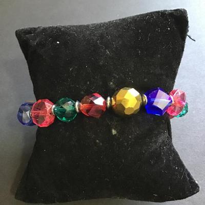 Multicolored beaded stretch bracelet