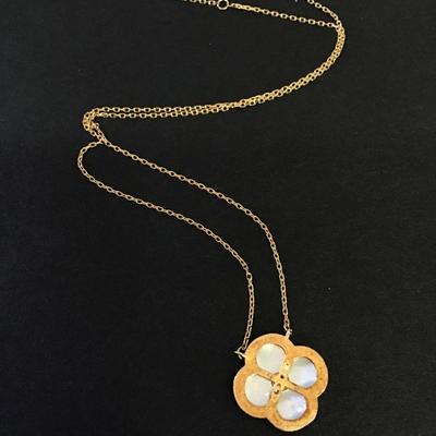 Beautiful very nice gold toned mother of pearl, dainty crystal rhinestone flower necklace