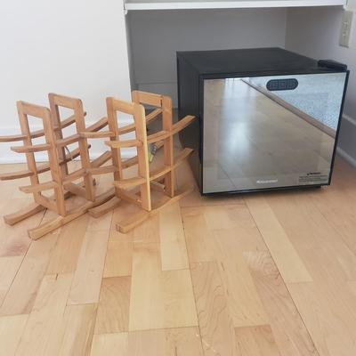Wine Enthusiast 12 Bottle Refrigerator & Two Bamboo Racks (D-KD)