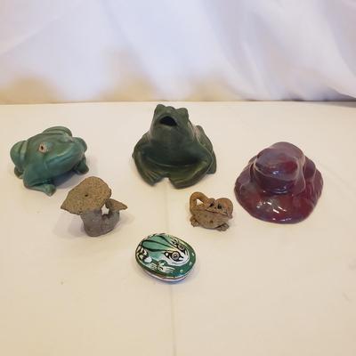 Pigeon Forge Pottery Frog and More! (D-BM)