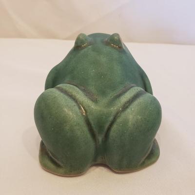Pigeon Forge Pottery Frog and More! (D-BM)