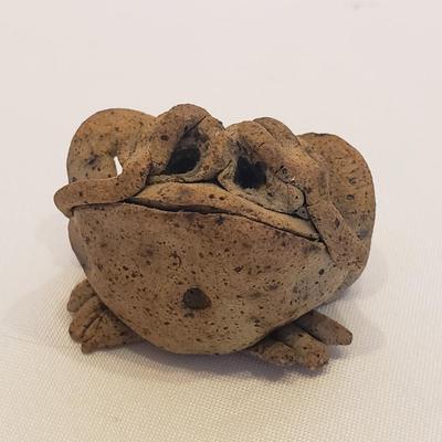 Pigeon Forge Pottery Frog and More! (D-BM)