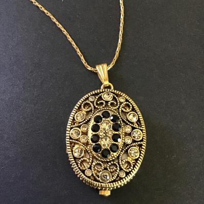 Vintage vanity, fair, watch pendant necklace in excellent condition