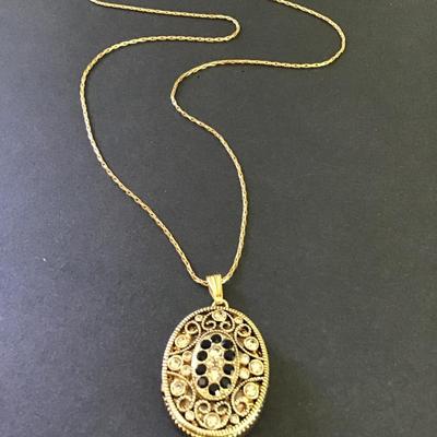 Vintage vanity, fair, watch pendant necklace in excellent condition