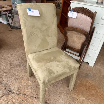 Single accent chair - Needs covering