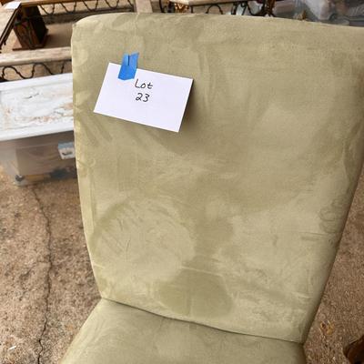 Single accent chair - Needs covering